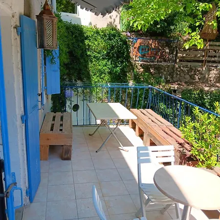 Le Grand De L'entrela Holiday home *